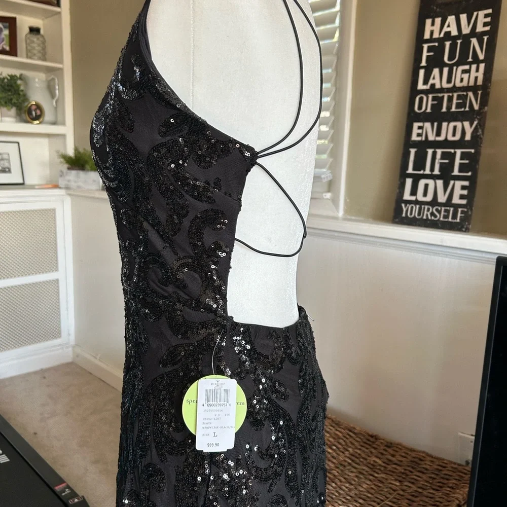 Gorgeous new with tags formal dress with sequins. - Picture 7 of 9